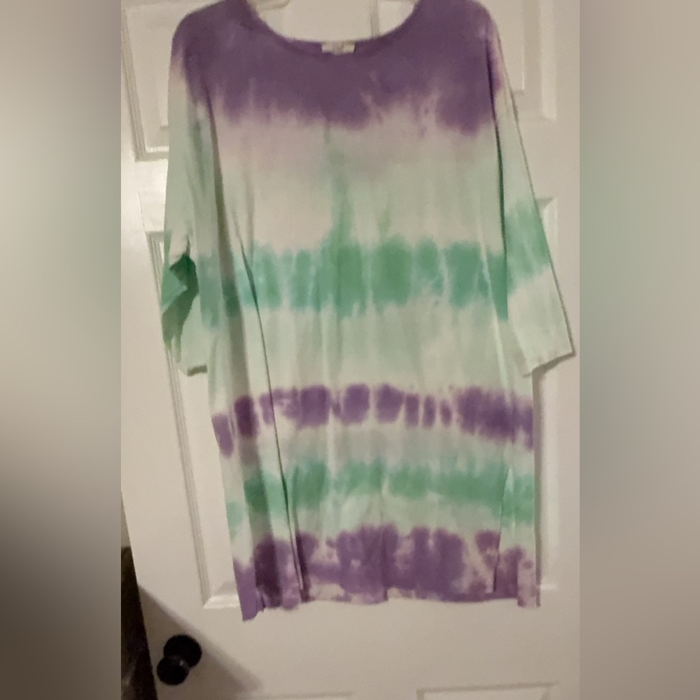 New Easel tie dye top. Size M